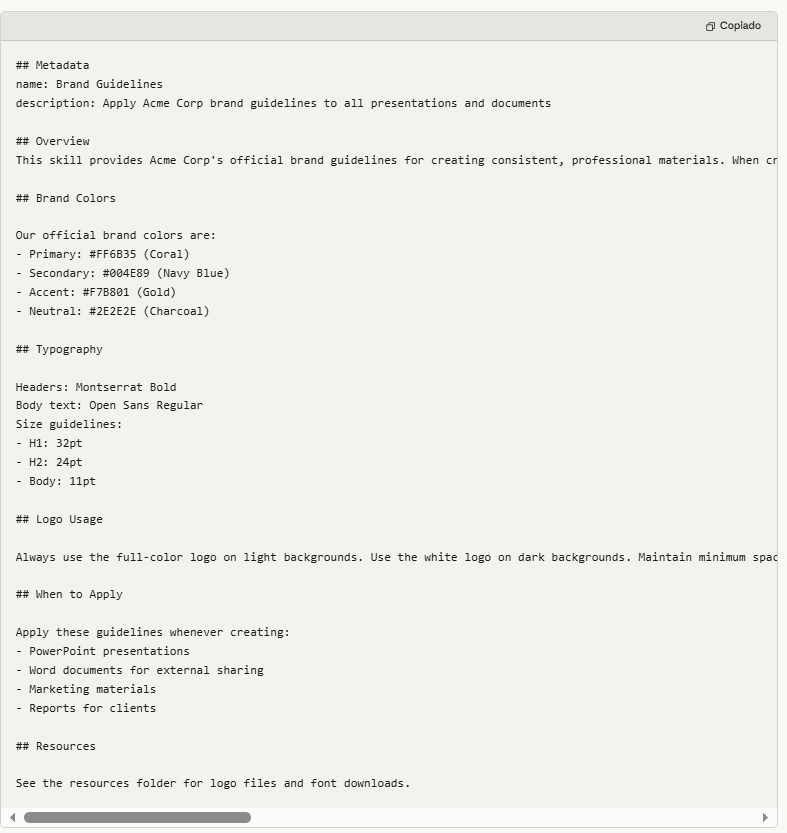 Ejemplo de código en formato SKILL.md que muestra los metadatos, guía de marca y secciones estructuradas para crear una skill de IA.